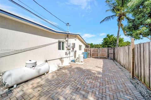 Casa en venta en Oakland Park, Florida, 3 dormitorios, 122.63 m2 № 1967468 - foto 24
