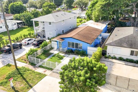 Villa ou maison à vendre à Miami, Floride: 5 chambres, 104.05 m2 № 2412042 - photo 4