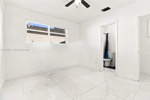 Villa ou maison à vendre à Miami, Floride: 5 chambres, 104.05 m2 № 2412042 - photo 22