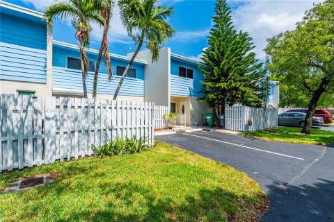 Купить виллу или дом в Катлер-Бей, Флорида 3 спальни, 135.45м2, № 1974132 - фото 2