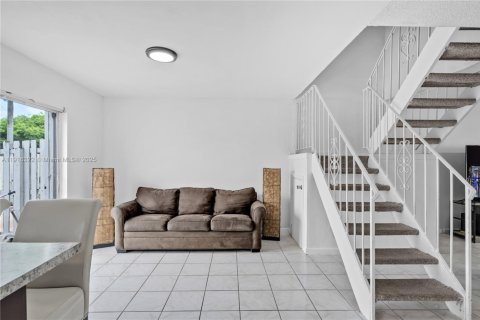 Купить виллу или дом в Катлер-Бей, Флорида 3 спальни, 135.45м2, № 1974132 - фото 9