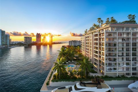 Condo in Fisher Island, Florida, 3 bedrooms  № 1864887 - photo 2