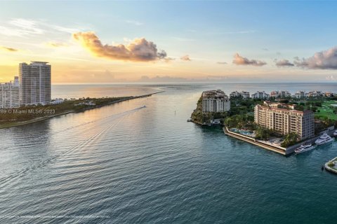 Condo in Fisher Island, Florida, 3 bedrooms  № 1864887 - photo 3