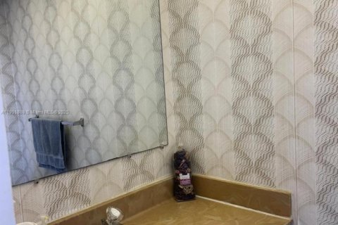 Condo in Lauderdale Lakes, Florida, 1 bedroom  № 1953316 - photo 16