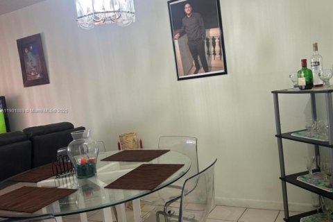 Condo in Lauderdale Lakes, Florida, 1 bedroom  № 1953316 - photo 7