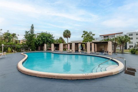 Condo in Lauderdale Lakes, Florida, 1 bedroom  № 1953316 - photo 23