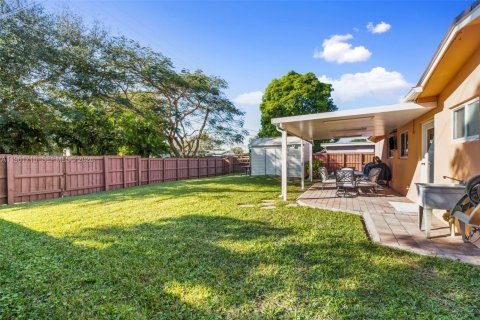 Villa ou maison à vendre à Hollywood, Floride: 4 chambres, 171.22 m2 № 2024518 - photo 20