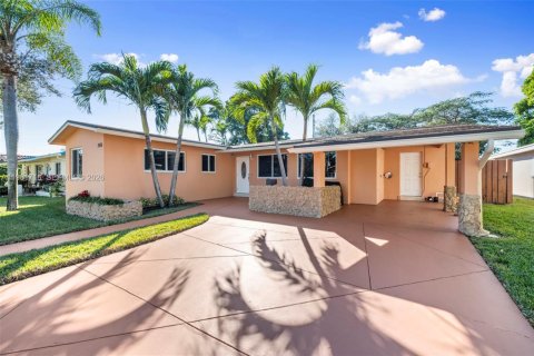 Villa ou maison à Hollywood, Floride 4 chambres, 171.22 m2 № 2024518