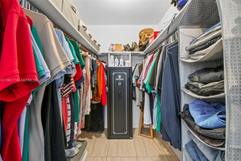 Villa ou maison à vendre à Hollywood, Floride: 4 chambres, 171.22 m2 № 2024518 - photo 13