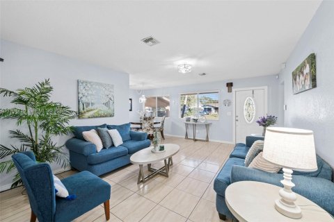 Villa ou maison à vendre à Hollywood, Floride: 4 chambres, 171.22 m2 № 2024518 - photo 5