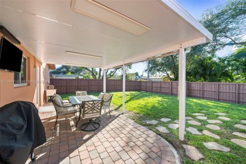 Villa ou maison à vendre à Hollywood, Floride: 4 chambres, 171.22 m2 № 2024518 - photo 21