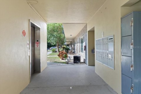 Copropriété à vendre à Clearwater, Floride: 2 chambres, 153.29 m2 № 1772150 - photo 9