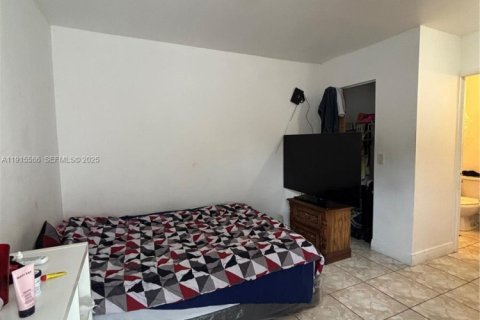 Casa en venta en Miami, Florida, 3 dormitorios, 139.63 m2 № 1975424 - foto 22