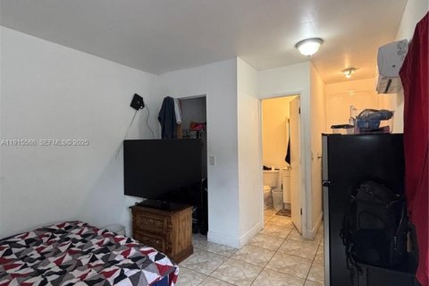 Casa en venta en Miami, Florida, 3 dormitorios, 139.63 m2 № 1975424 - foto 23