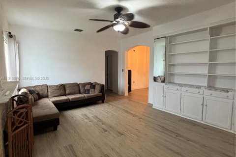 Casa en venta en Miami, Florida, 3 dormitorios, 139.63 m2 № 1975424 - foto 7