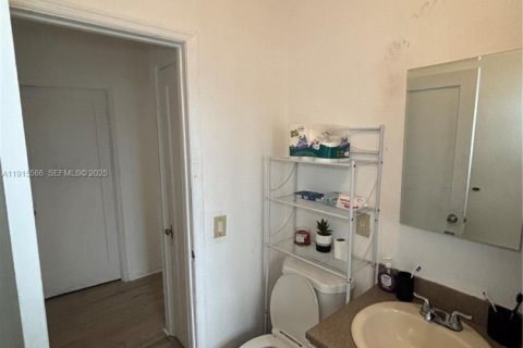 Casa en venta en Miami, Florida, 3 dormitorios, 139.63 m2 № 1975424 - foto 16