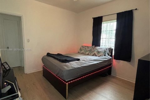 Casa en venta en Miami, Florida, 3 dormitorios, 139.63 m2 № 1975424 - foto 19