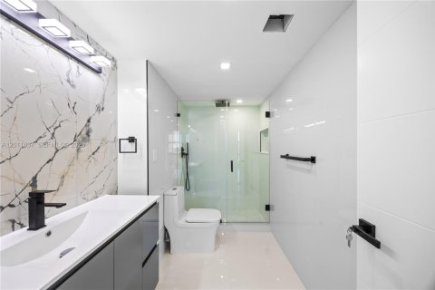 Купить кондоминиум в Авентура, Флорида 2 спальни, 107.49м2, № 2075064 - фото 11