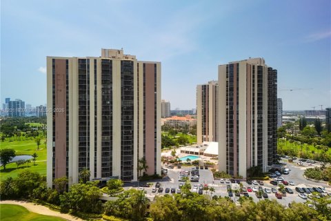 Купить кондоминиум в Авентура, Флорида 2 спальни, 107.49м2, № 2075064 - фото 29