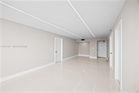 Купить кондоминиум в Авентура, Флорида 2 спальни, 107.49м2, № 2075064 - фото 3