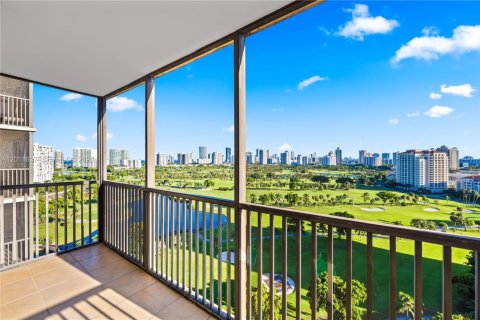 Купить кондоминиум в Авентура, Флорида 2 спальни, 107.49м2, № 2075064 - фото 17