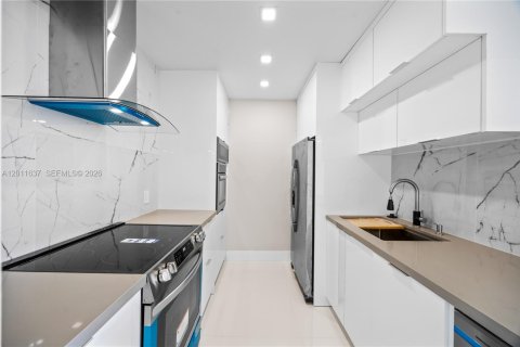 Купить кондоминиум в Авентура, Флорида 2 спальни, 107.49м2, № 2075064 - фото 4