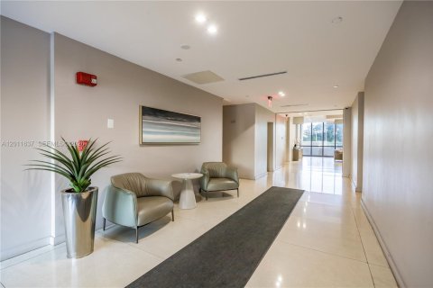 Купить кондоминиум в Авентура, Флорида 2 спальни, 107.49м2, № 2075064 - фото 25