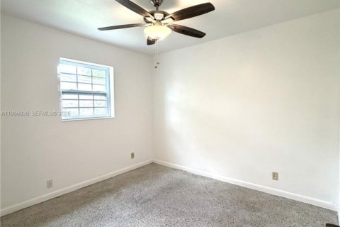 Купить виллу или дом в Лодерхилл, Флорида 4 спальни, 154.59м2, № 2047822 - фото 28