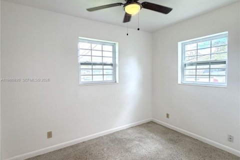 Купить виллу или дом в Лодерхилл, Флорида 4 спальни, 154.59м2, № 2047822 - фото 23