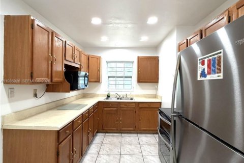 Купить виллу или дом в Лодерхилл, Флорида 4 спальни, 154.59м2, № 2047822 - фото 16