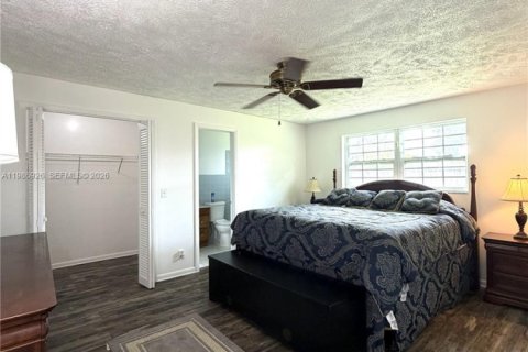 Купить виллу или дом в Лодерхилл, Флорида 4 спальни, 154.59м2, № 2047822 - фото 18