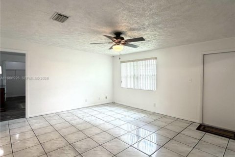 Купить виллу или дом в Лодерхилл, Флорида 4 спальни, 154.59м2, № 2047822 - фото 13