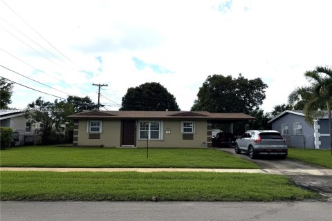 Villa ou maison à Lauderhill, Floride 4 chambres, 154.59 m2 № 2047822