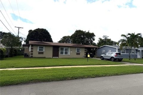 Купить виллу или дом в Лодерхилл, Флорида 4 спальни, 154.59м2, № 2047822 - фото 2