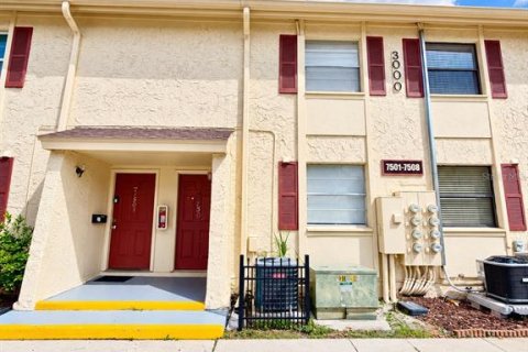 Condo in Tampa, Florida, 2 bedrooms  № 2400385