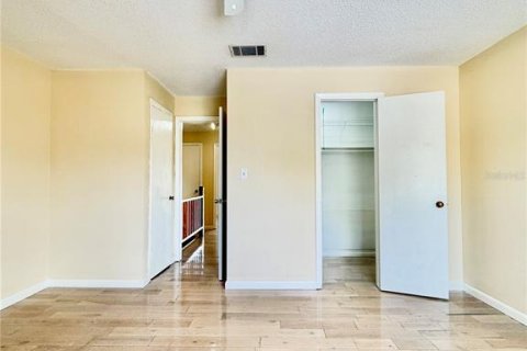 Condo in Tampa, Florida, 2 bedrooms № 2400385 - photo 22