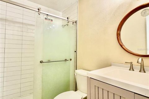 Condo in Tampa, Florida, 2 bedrooms № 2400385 - photo 20