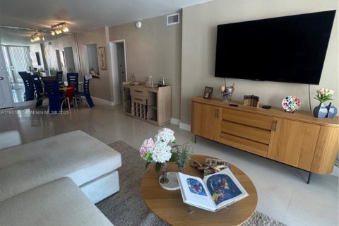 Купить кондоминиум в Майами-Бич, Флорида 2 спальни, 95.69м2, № 1955952 - фото 5