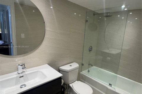 Купить кондоминиум в Майами-Бич, Флорида 2 спальни, 95.69м2, № 1955952 - фото 12