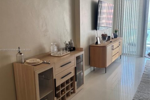 Купить кондоминиум в Майами-Бич, Флорида 2 спальни, 95.69м2, № 1955952 - фото 7