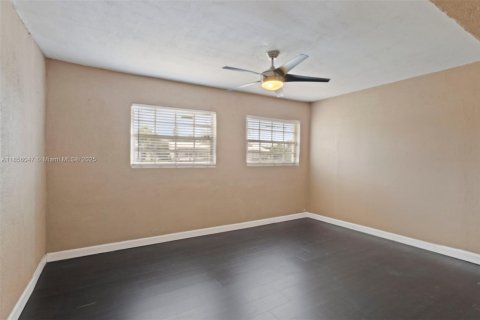 House in Tamarac, Florida 2 bedrooms, 134.06 sq.m. № 1880050 - photo 4