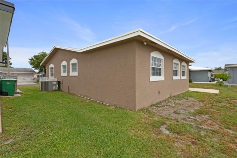 House in Tamarac, Florida 2 bedrooms, 134.06 sq.m. № 1880050 - photo 18