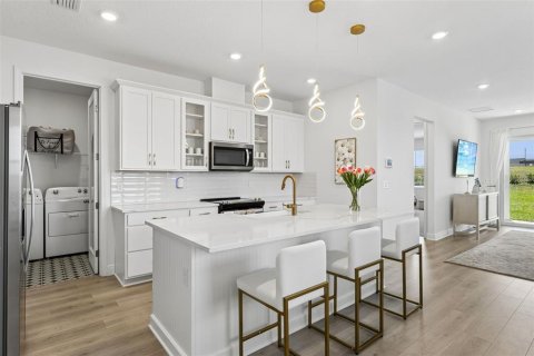 Casa en venta en Minneola, Florida, 4 dormitorios, 195.09 m2 № 2151215 - foto 2