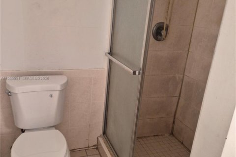 Townhouse in Lauderdale Lakes, Florida 3 bedrooms, 152.82 sq.m. № 2023532 - photo 17