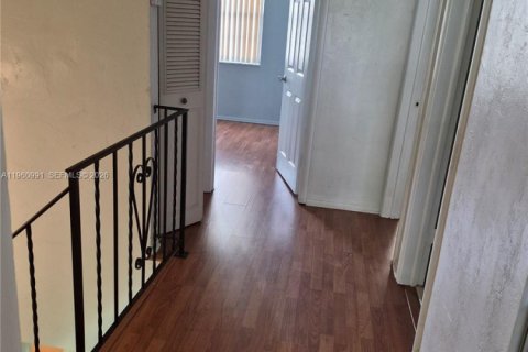 Townhouse in Lauderdale Lakes, Florida 3 bedrooms, 152.82 sq.m. № 2023532 - photo 14