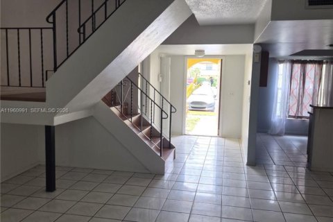 Touwnhouse à vendre à Lauderdale Lakes, Floride: 3 chambres, 152.82 m2 № 2023532 - photo 7