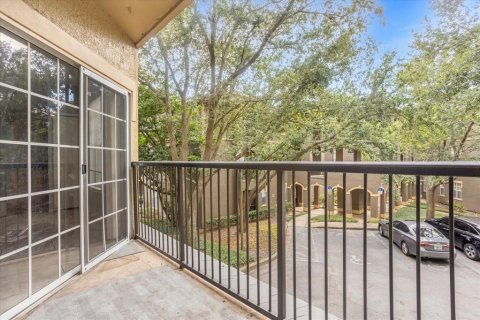 Condo in Lake Mary, Florida, 3 bedrooms № 2237866 - photo 12