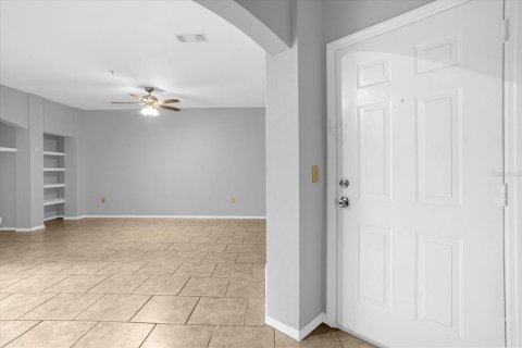 Condo in Lake Mary, Florida, 3 bedrooms № 2237866 - photo 3