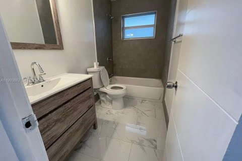 Condo in Fort Lauderdale, Florida, 2 bedrooms  № 2055651 - photo 4