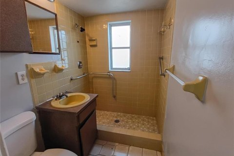House in Port Richey, Florida 2 bedrooms, 119.47 sq.m. № 1856493 - photo 17